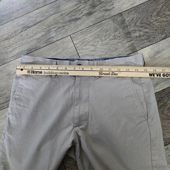 J. Crew Men's Size 29 Beige Shorts, Inseam 9 - Picture 5 of 10